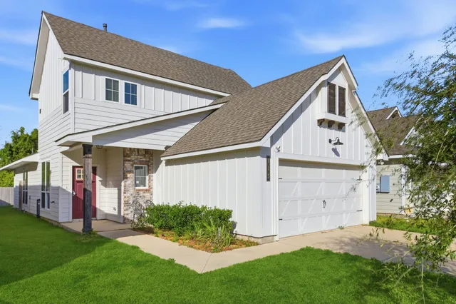 $265,000 | 115 Austin Street, Angleton, TX 77515