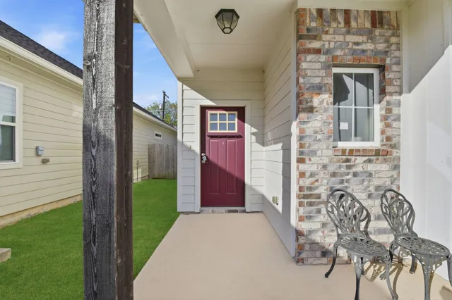 $265,000 | 115 Austin Street, Angleton, TX 77515