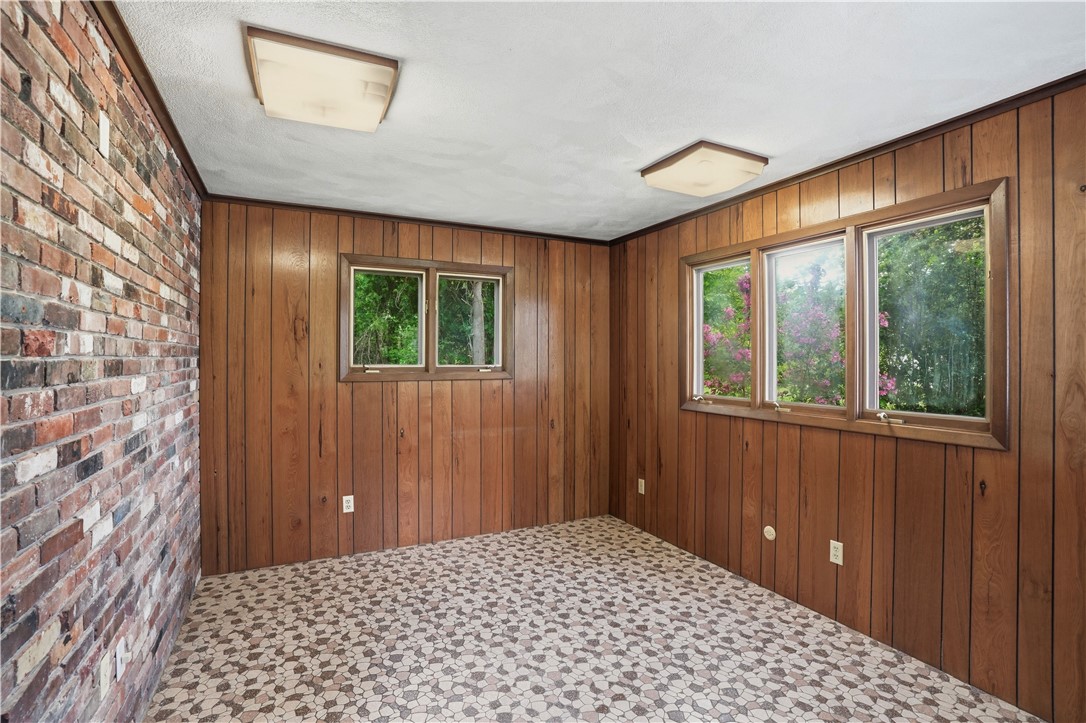 14 Cardinal Road Cranston, RI 02921 - Photo 17 of 22