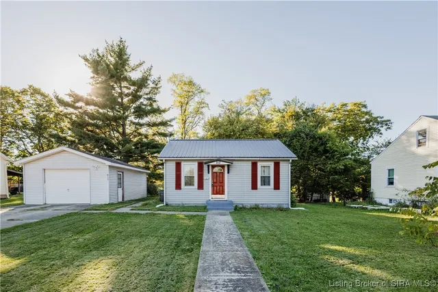 $139,000 | 812 Hayes Avenue, Salem, IN 47167