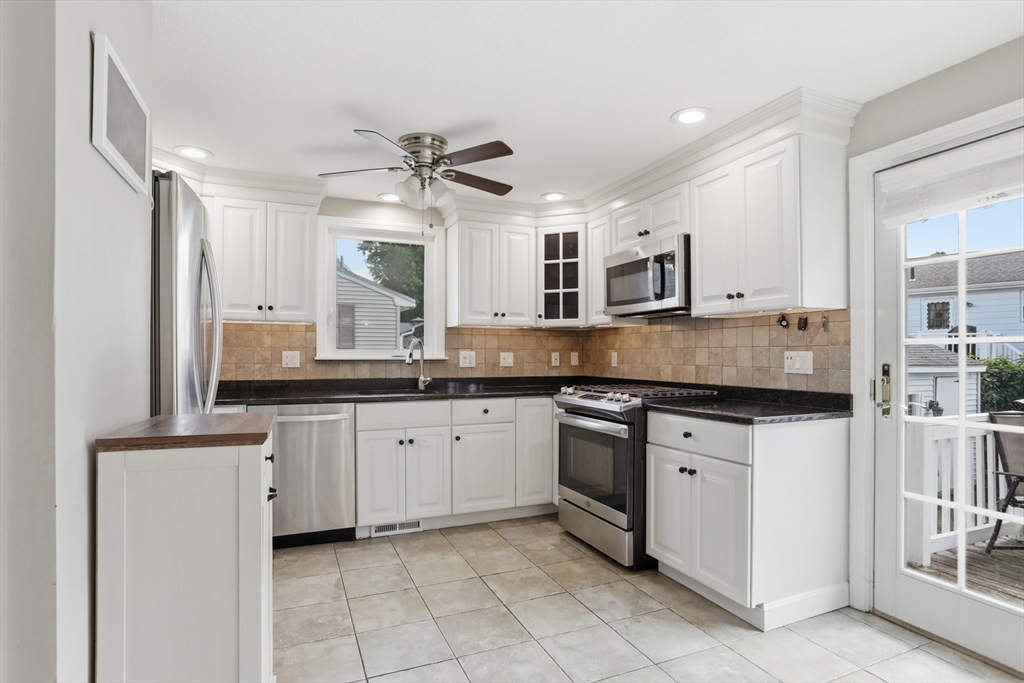36 Basse Circle Lynn, MA 01905 - Photo 15 of 28