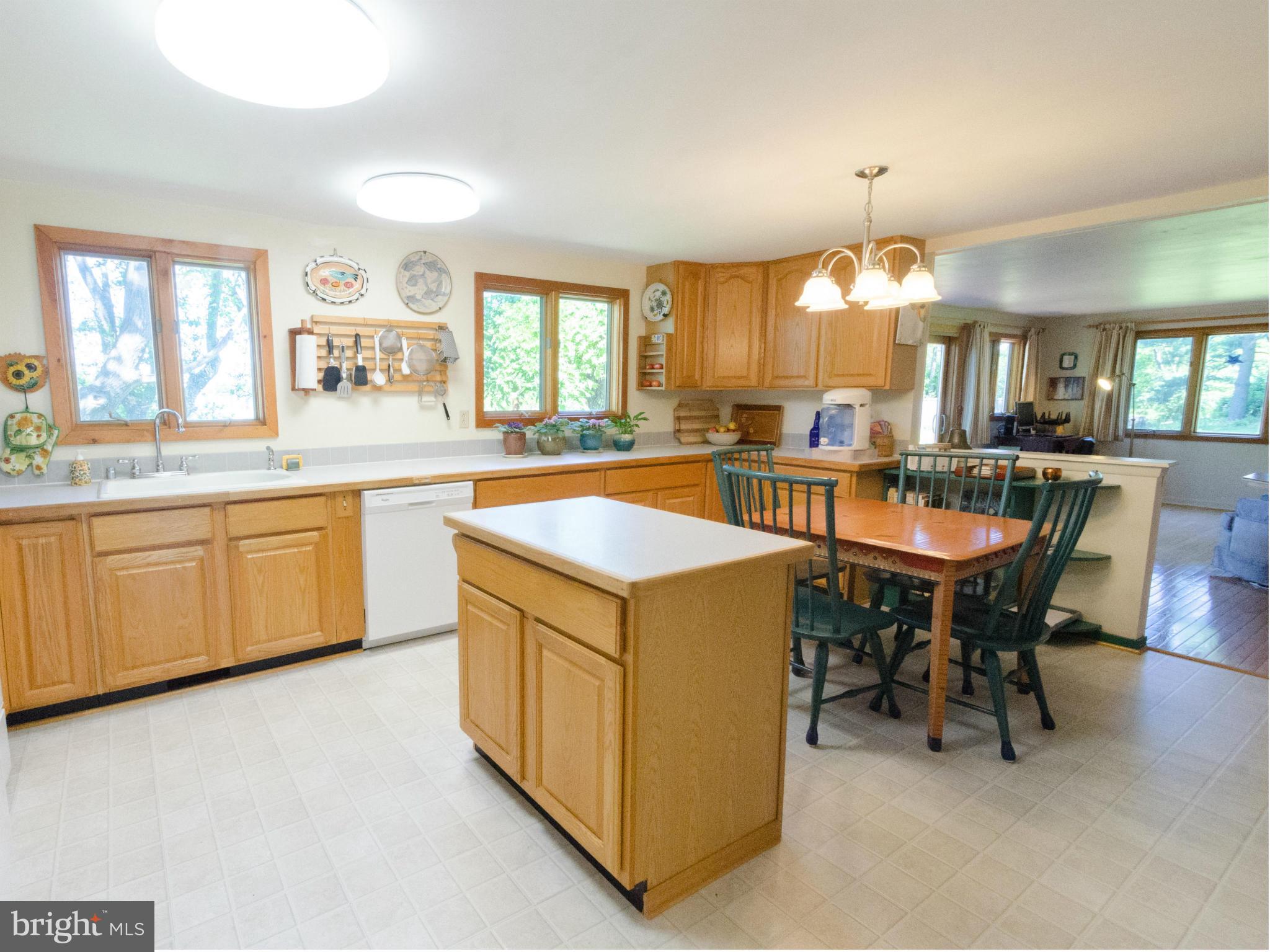 9246 Sealed Message Road Columbia, MD 21045 - Photo 4 of 27 Kitchen