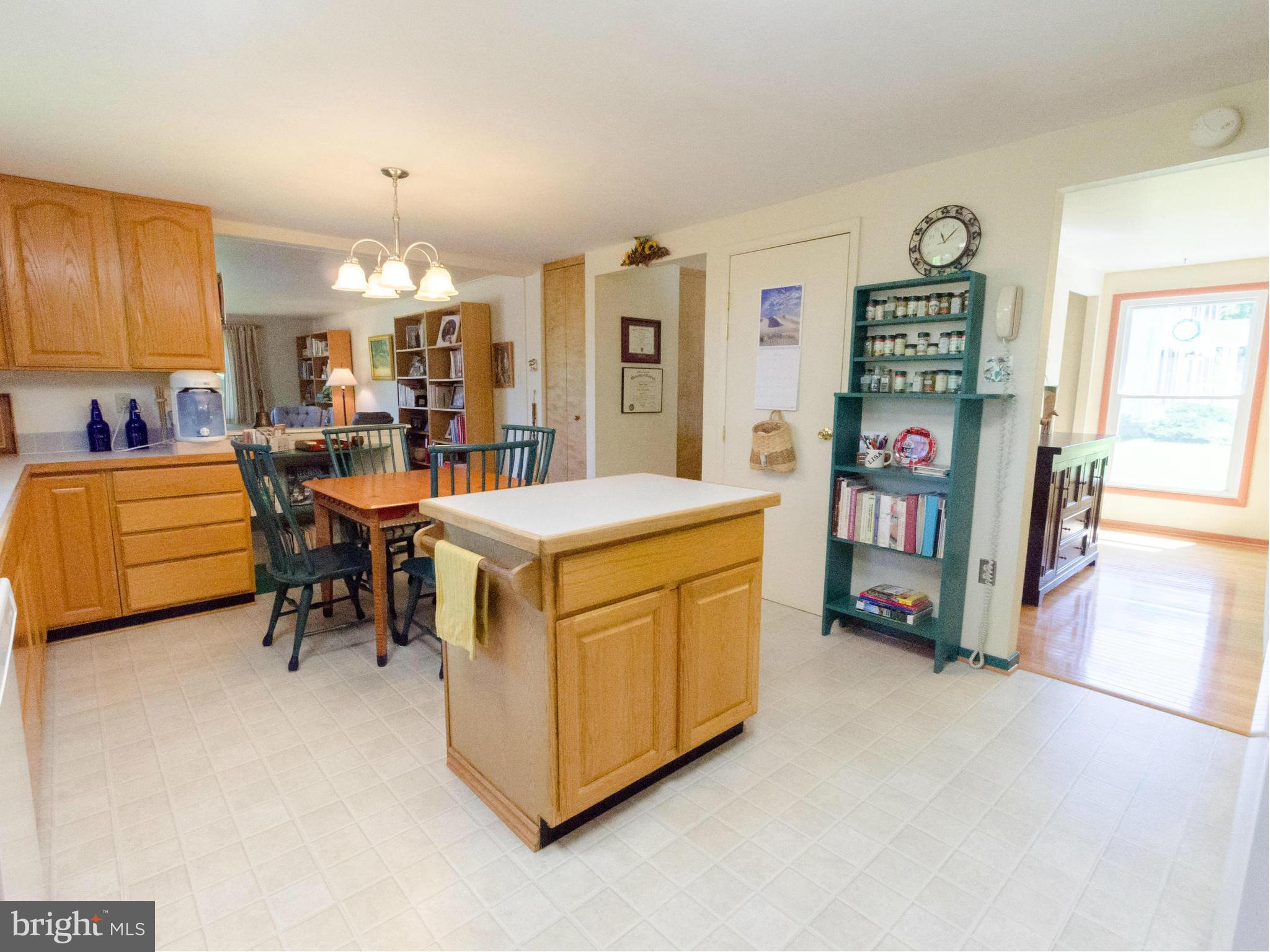9246 Sealed Message Road Columbia, MD 21045 - Photo 5 of 27 Kitchen