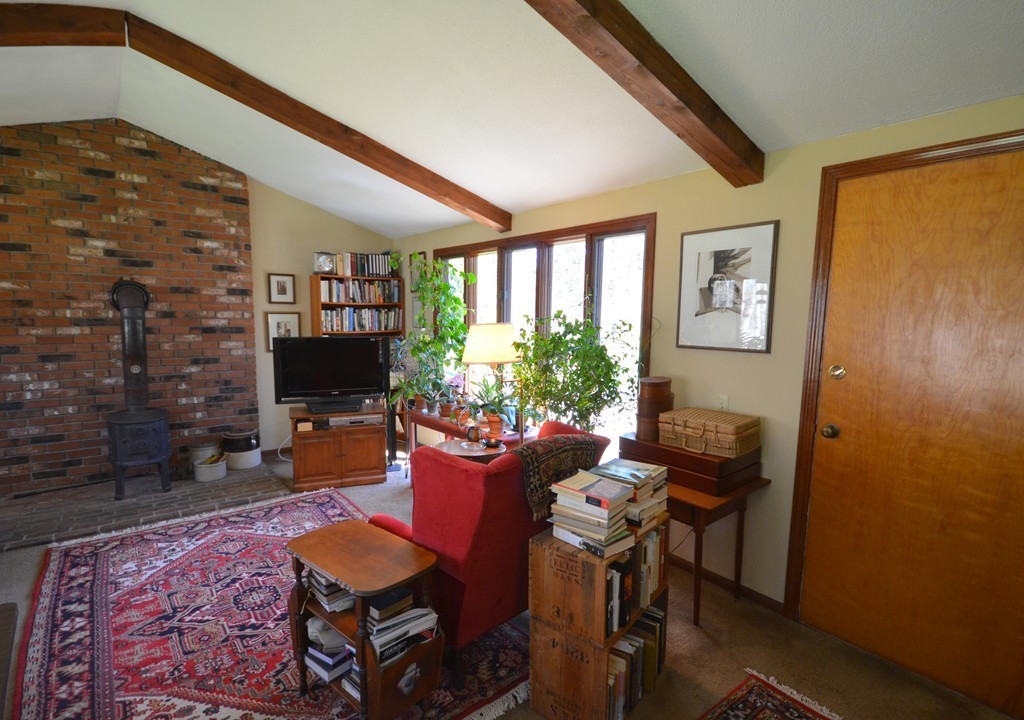 360 Pelham Road Amherst, MA 01002 - Photo 11 of 30