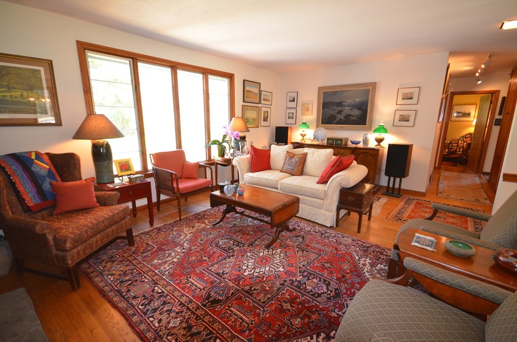 360 Pelham Road Amherst, MA 01002 - Photo 4 of 30