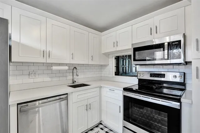 $95,000 | 3050 Holiday Springs Boulevard, Unit 210, Margate, FL 33063