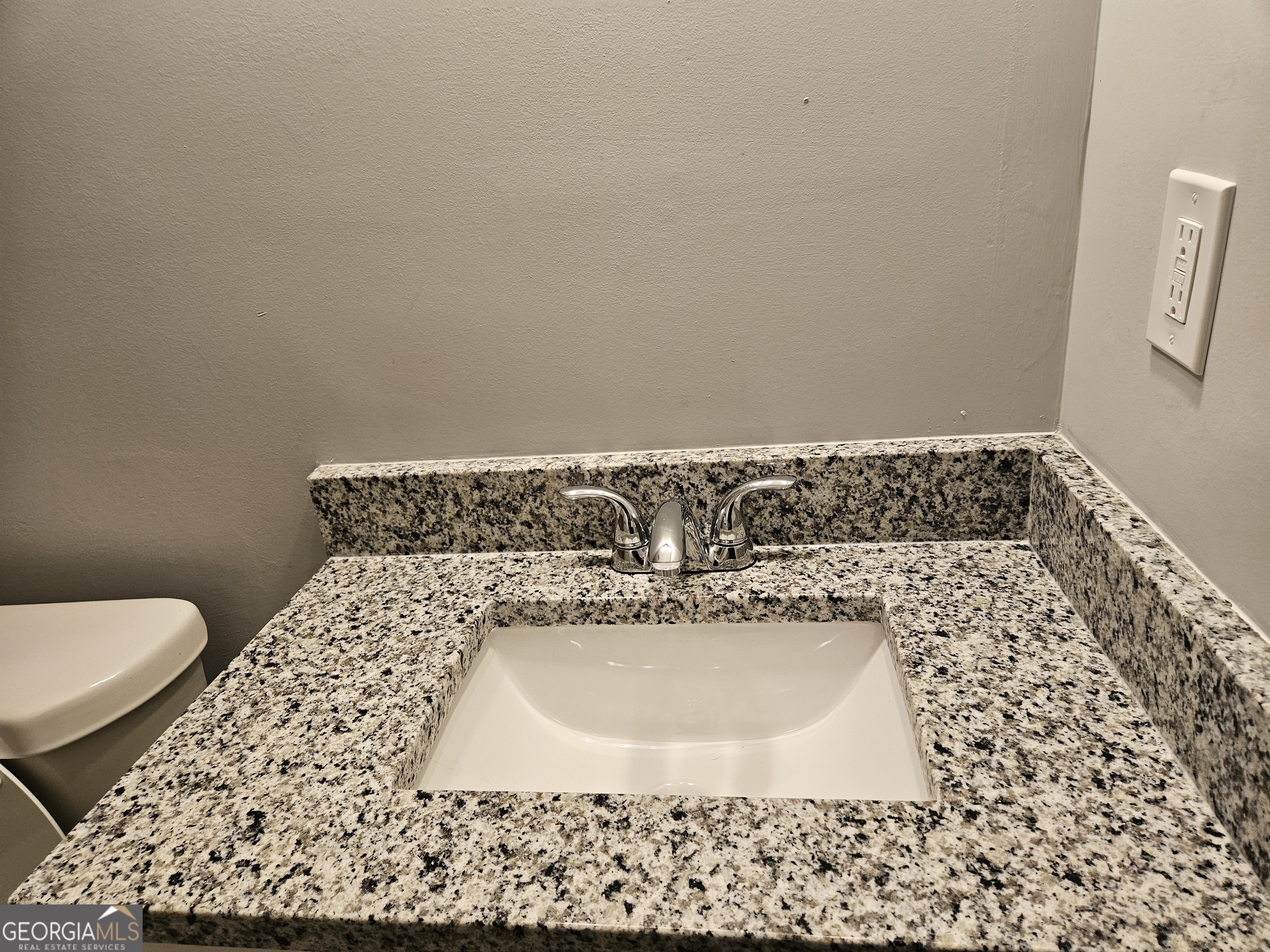 4321 Sebring Walk, Unit 5 Decatur, GA 30034 - Photo 25 of 31 a bathroom with a bathtub and toilet
