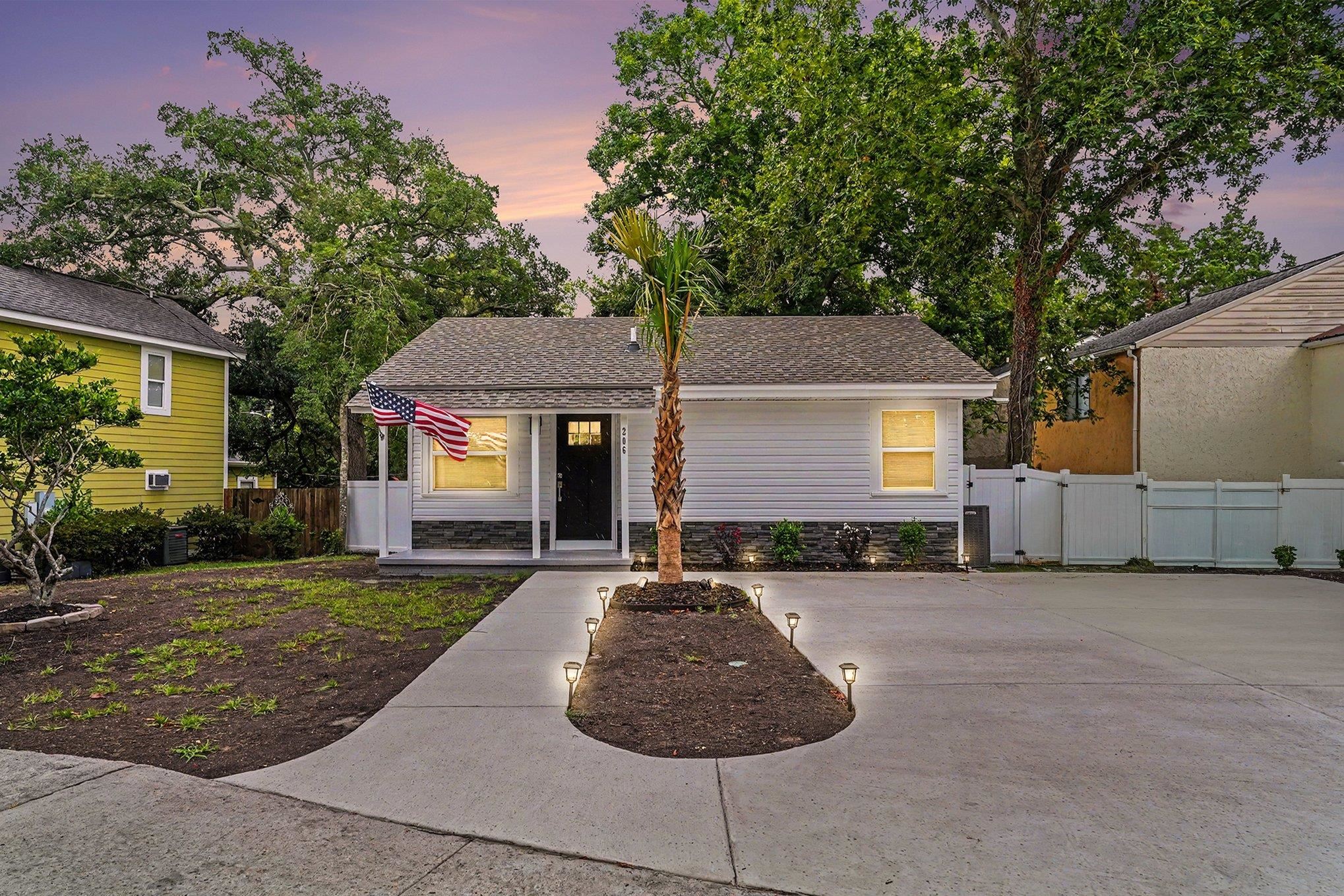 206 Maple Street Myrtle Beach, SC 29577 - Photo 2 of 30