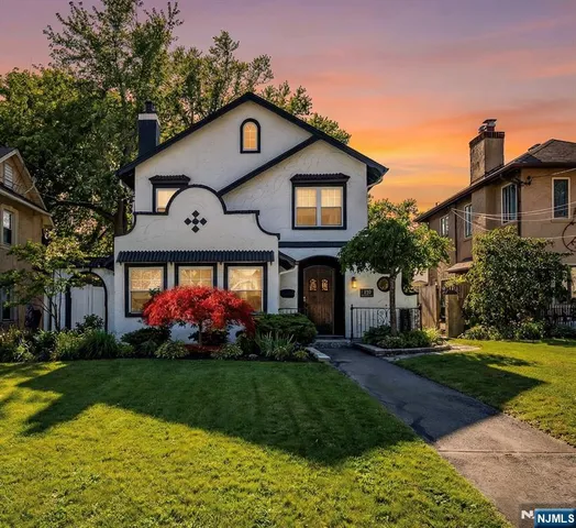 $869,995 | 29 Martin Terrace, Hackensack, NJ 07601