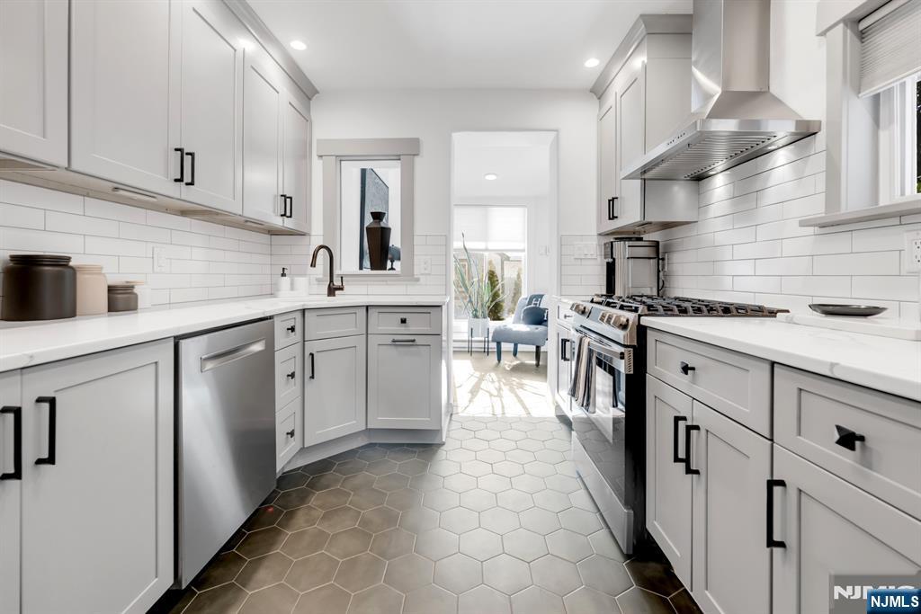 29 Martin Terrace Hackensack, NJ 07601 - Photo 16 of 50