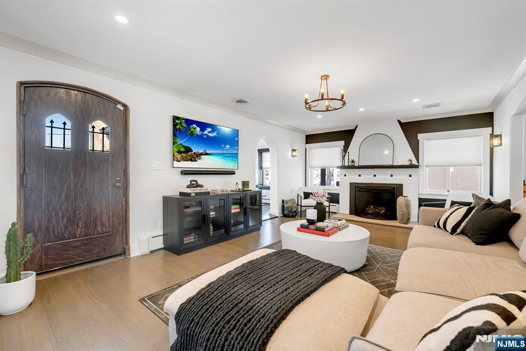 29 Martin Terrace Hackensack, NJ 07601 - Photo 3 of 50