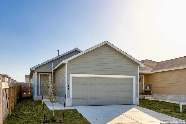 $1,625 | 13528 Barton Cove, San Antonio, TX 78253