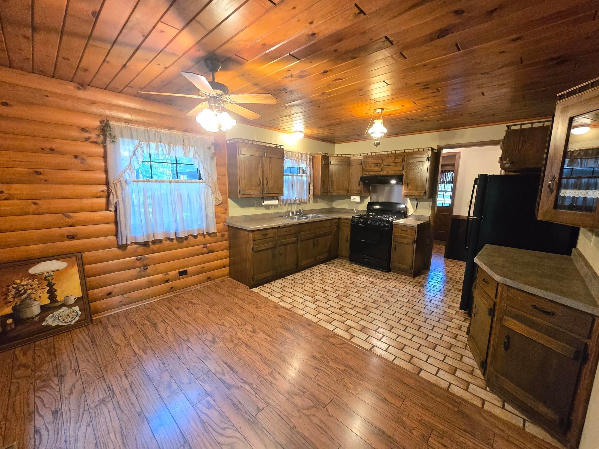 8531 Lake Road Wisconsin Rapids, WI 54494 - Photo 6 of 39 Gallery Image 6