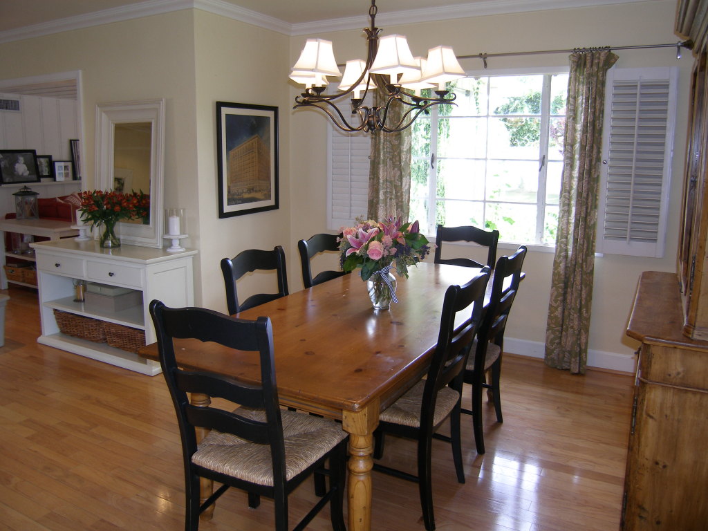15 East Lamar Road Phoenix, AZ 85012 - Photo 11 of 34 Another angle of dining room