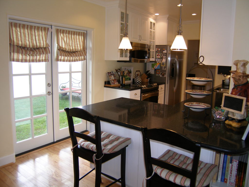 15 East Lamar Road Phoenix, AZ 85012 - Photo 13 of 34 Kitchen looking out back