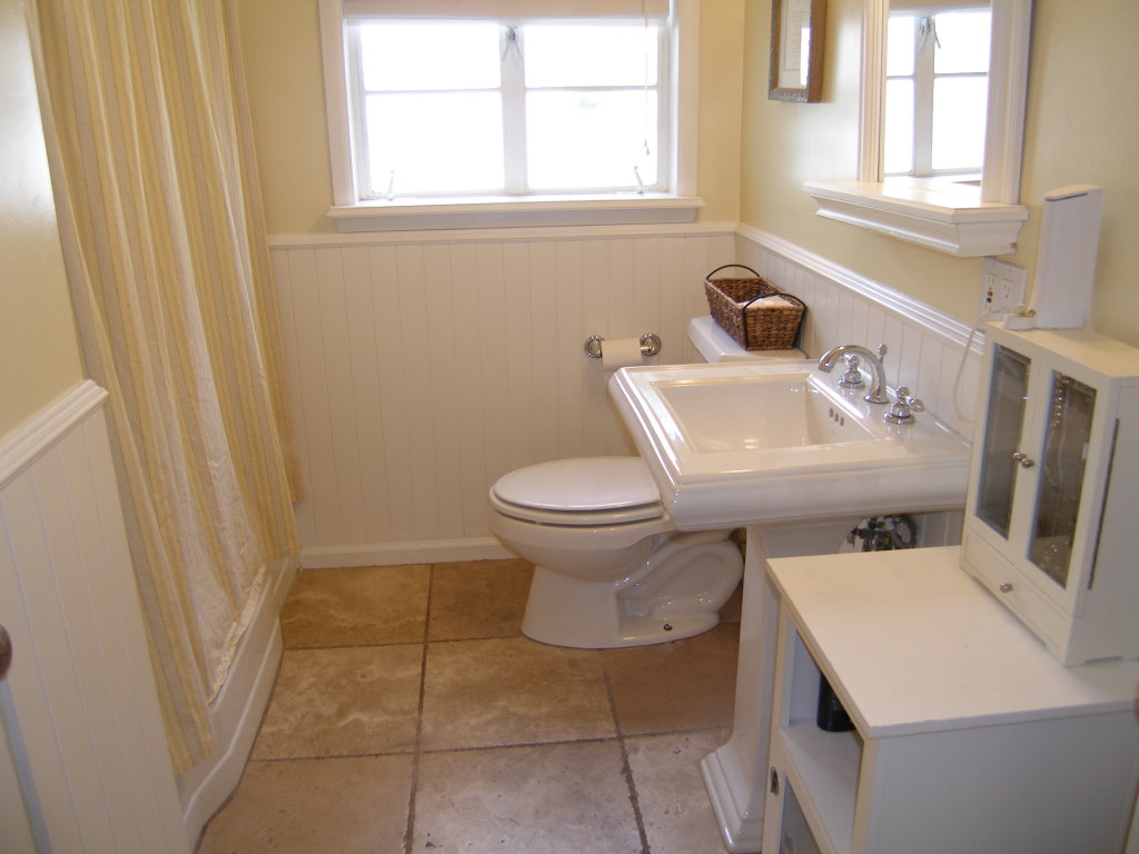 15 East Lamar Road Phoenix, AZ 85012 - Photo 18 of 34 Master bathroom