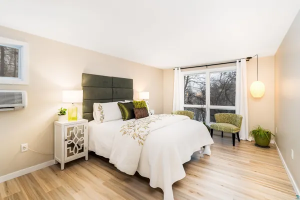 $695,000 | 630 Valley Drive, Duluth, MN 55804