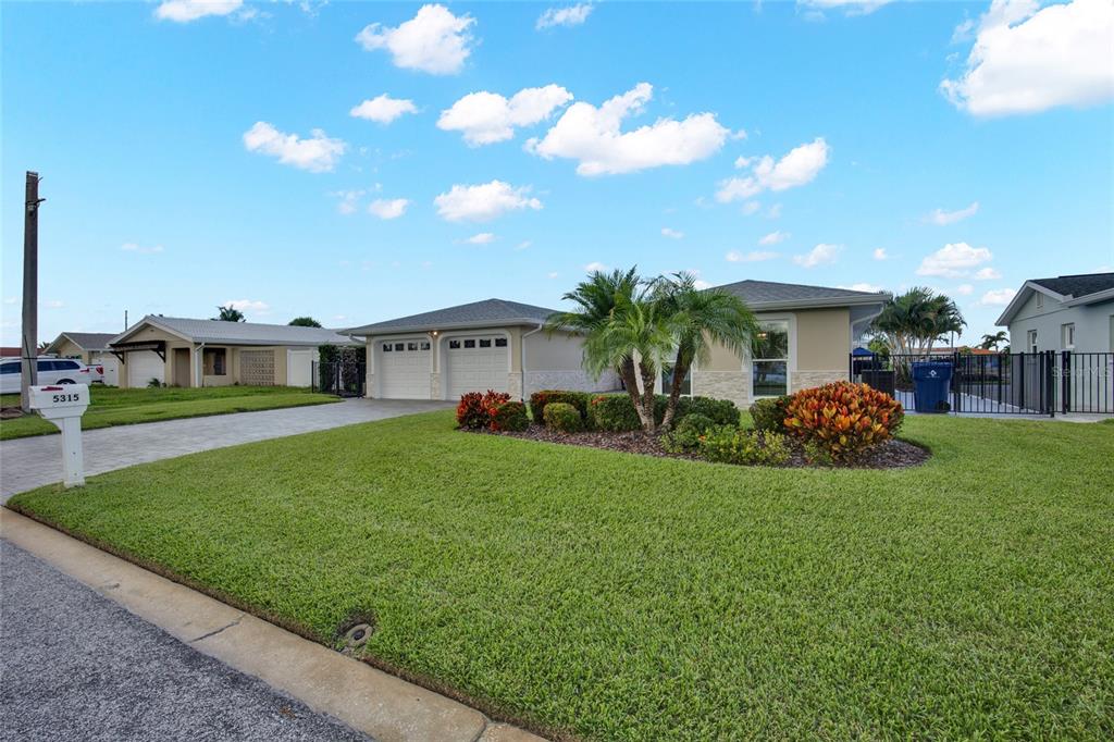 5315 Bowline Bend New Port Richey, FL 34652 - Photo 7 of 54
