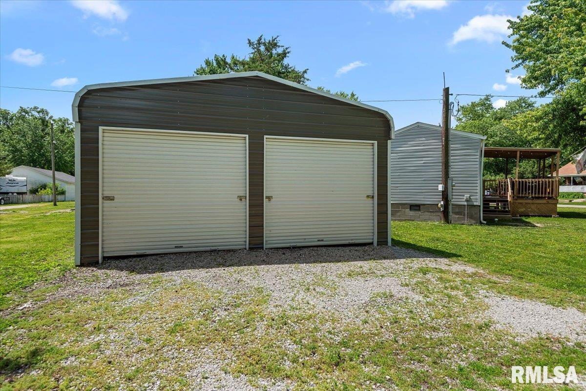 421 West Monroe Street Girard, IL 62640 - Photo 32 of 36