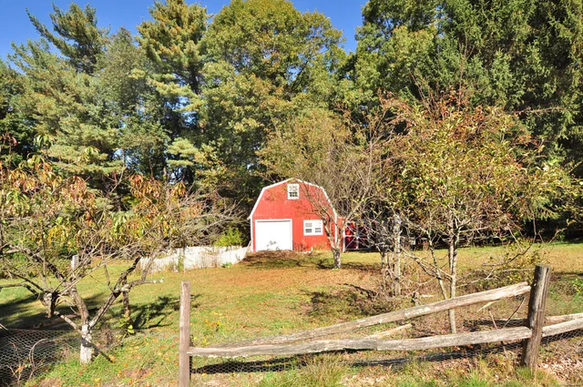 $3,200 | 274 Smith Street, South Windsor, CT 06074