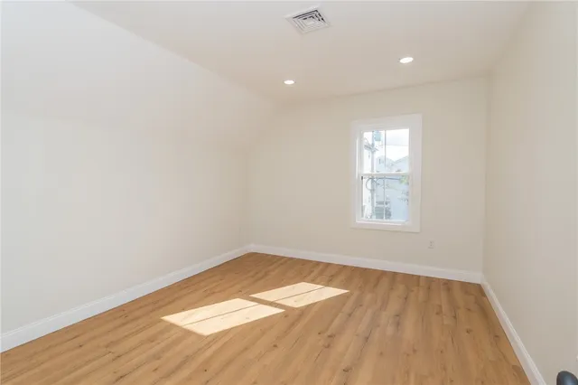 $2,350 | 84 Pembroke Avenue, Providence, RI 02908