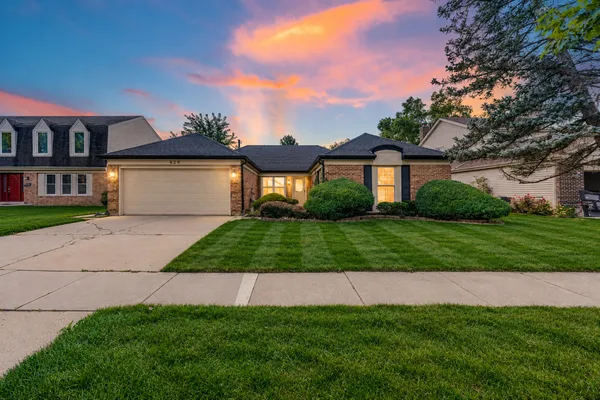 $600,000 | 620 Cobblestone Lane, Buffalo Grove, IL 60089