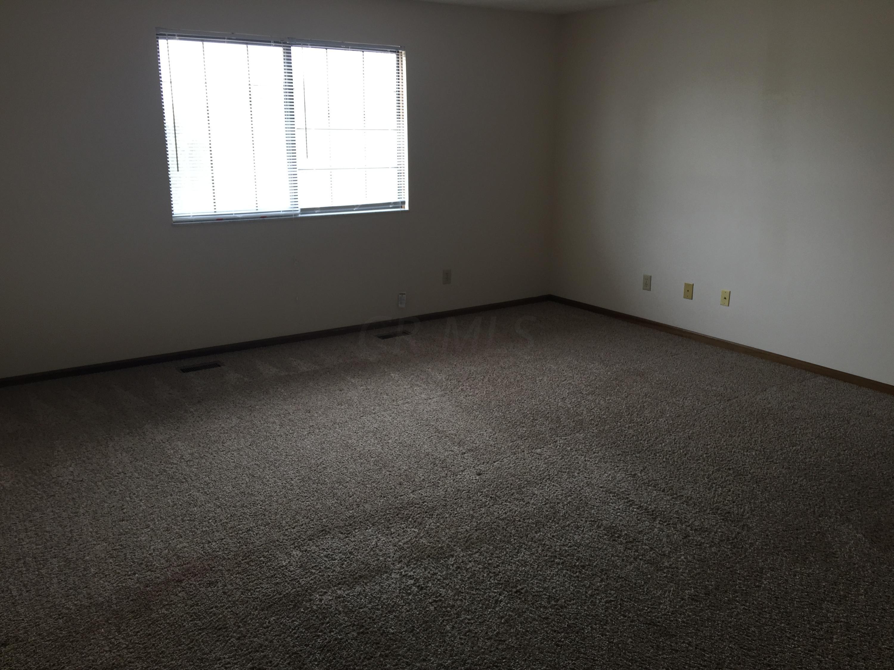 4775 Drayton Road Hilliard, OH 43026 - Photo 3 of 38