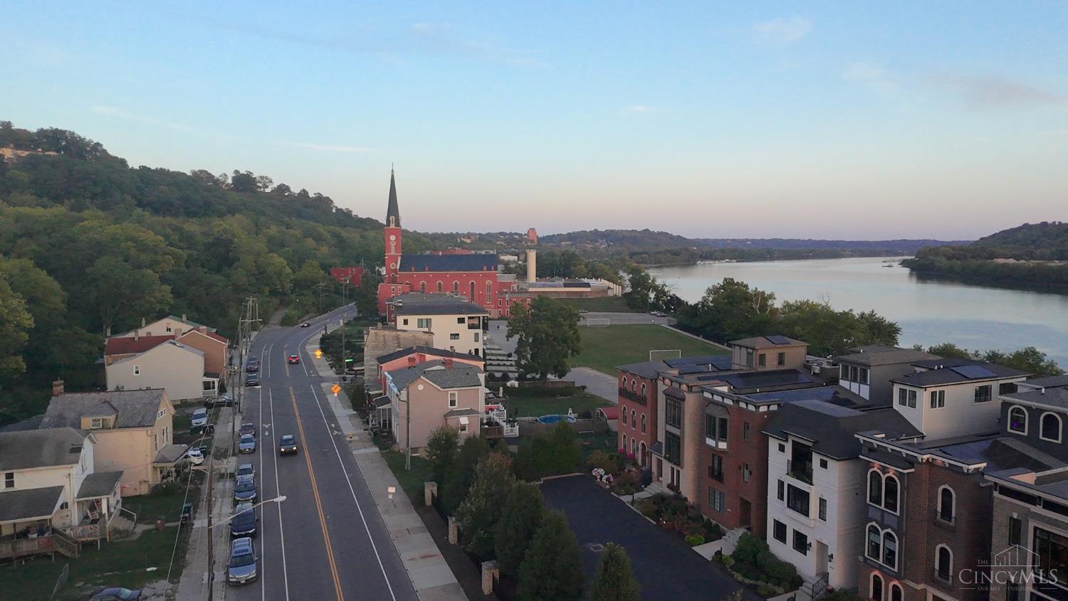 2422 Riverside Drive Cincinnati, OH 45202 - Photo 3 of 3 Drone view