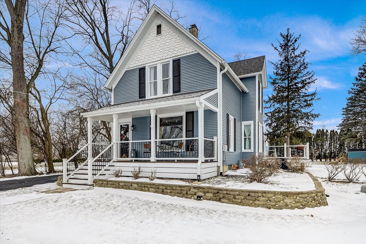 1-n154 LaFox Road Elburn, IL 60119 - Photo 1 of 44 a front view of a house with a yard