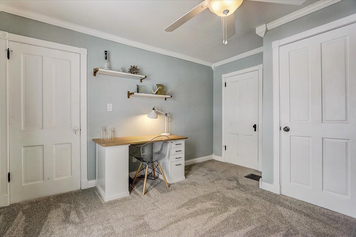 1-n154 LaFox Road Elburn, IL 60119 - Photo 22 of 44 a view of workspace