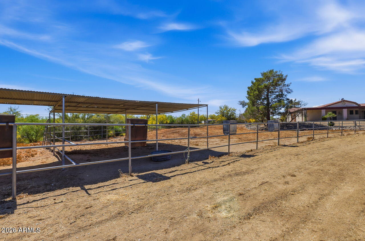 1302 East Maddock Road Phoenix, AZ 85086 - Photo 29 of 40 a view of a outdoor space