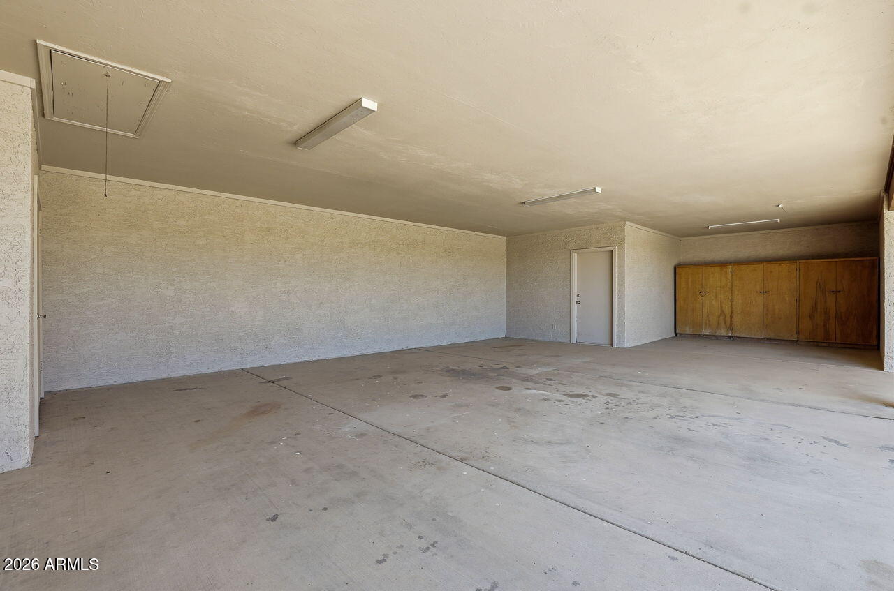 1302 East Maddock Road Phoenix, AZ 85086 - Photo 33 of 40 a view of an empty room