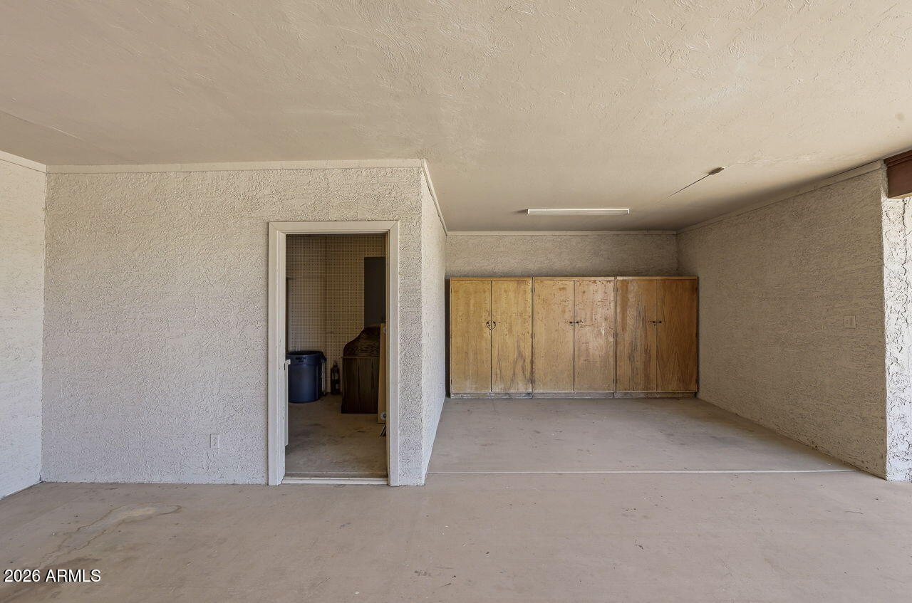 1302 East Maddock Road Phoenix, AZ 85086 - Photo 34 of 40 a view of an empty room and window