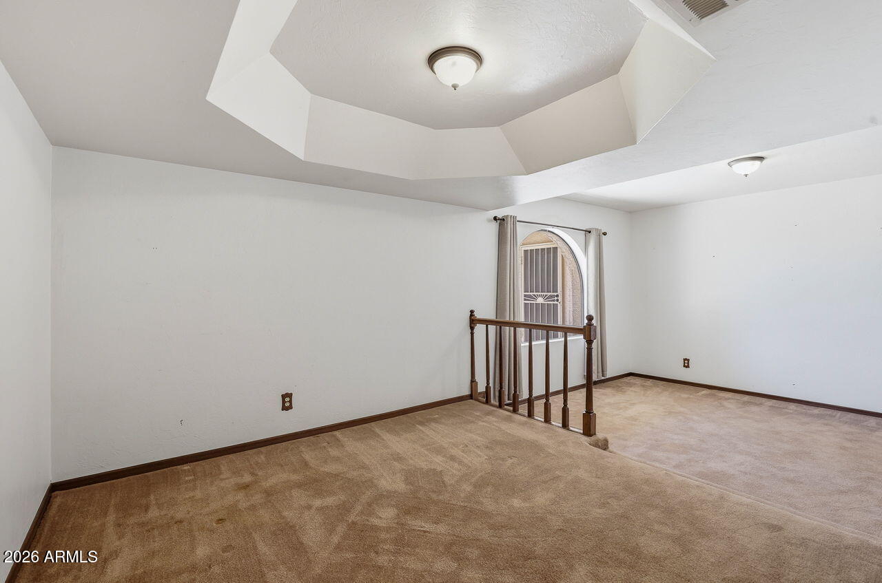 1302 East Maddock Road Phoenix, AZ 85086 - Photo 6 of 40 a view of an empty room