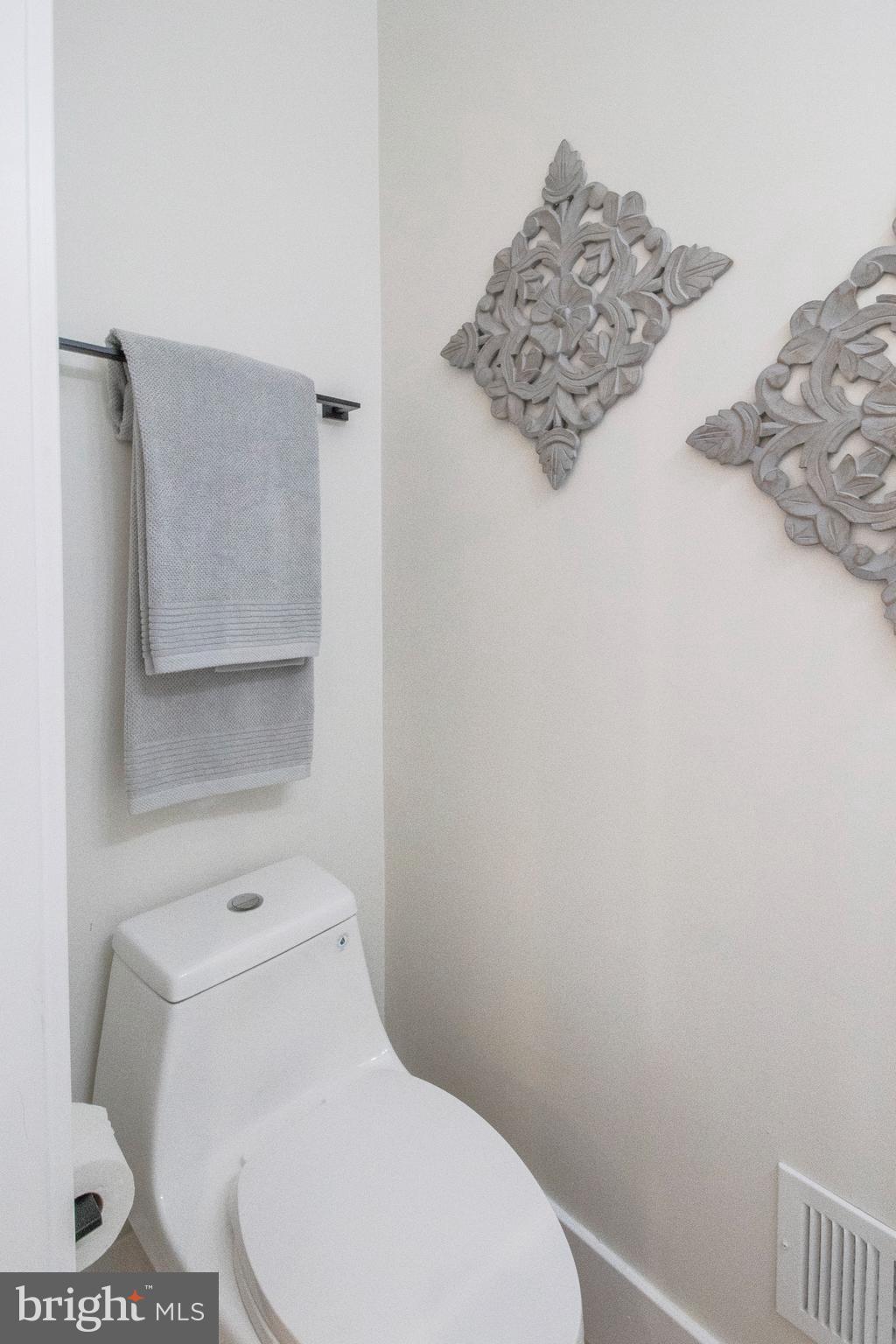 603 Longfellow Street Northwest Washington, DC 20011 - Photo 19 of 60 Powder Room