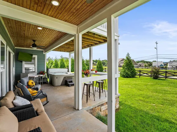 $765,000 | 71 Windjammer Court, Winchester, TN 37398