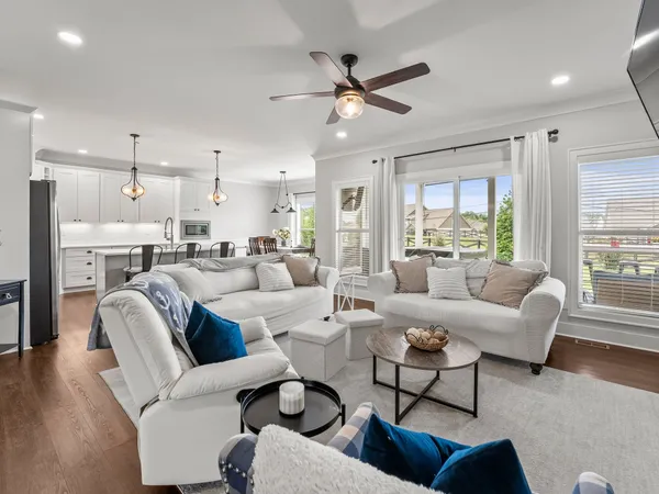 $765,000 | 71 Windjammer Court, Winchester, TN 37398