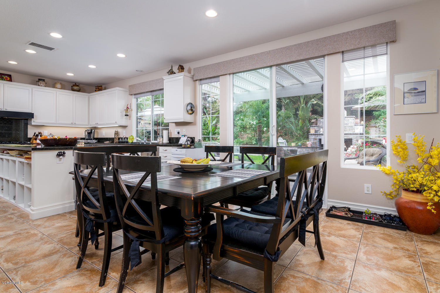 161 Laurel Ridge Drive Simi Valley, CA 93065 - Photo 20 of 50 a view of a dining room and livingroom view