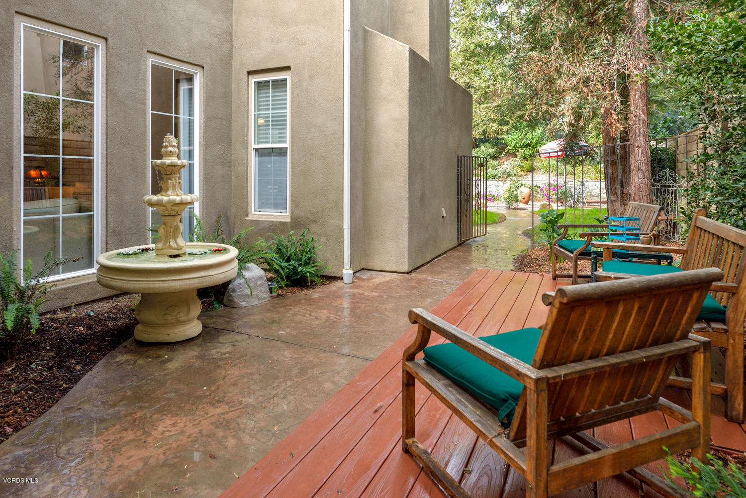 161 Laurel Ridge Drive Simi Valley, CA 93065 - Photo 7 of 50 a view of a patio with a table and chairs