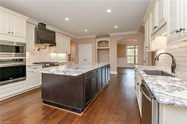 8204 Southerland Drive, Browns Summit, NC 27214