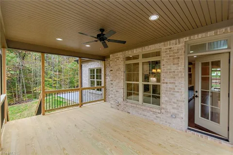 8204 Southerland Drive, Browns Summit, NC 27214