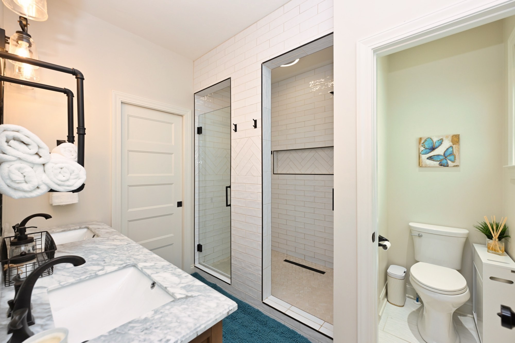 632 Weeping Willow Road Hendersonville, TN 37075 - Photo 18 of 42 a bathroom with a sink toilet and shower