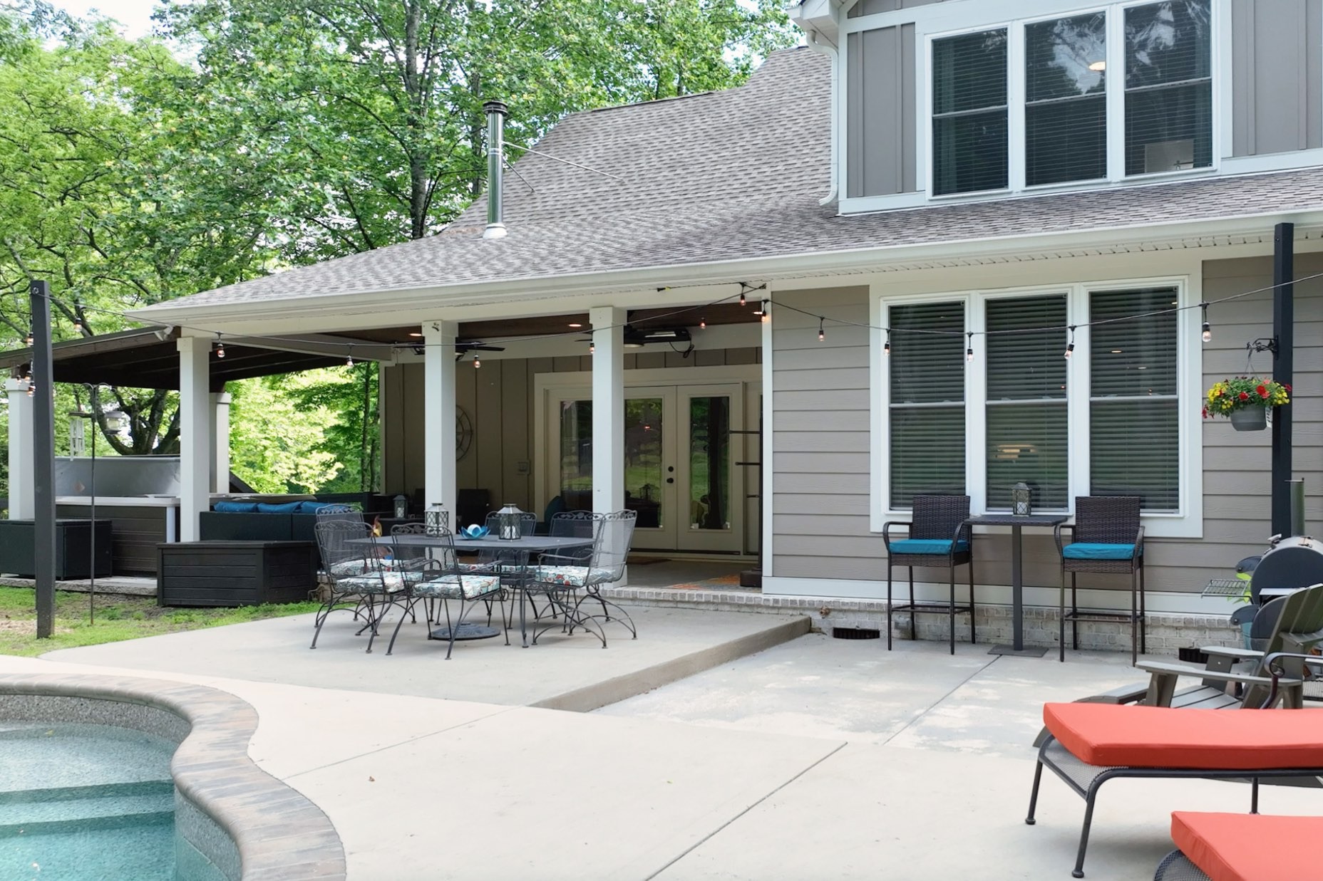632 Weeping Willow Road Hendersonville, TN 37075 - Photo 31 of 42 a building outdoor space with patio furniture and potted plants