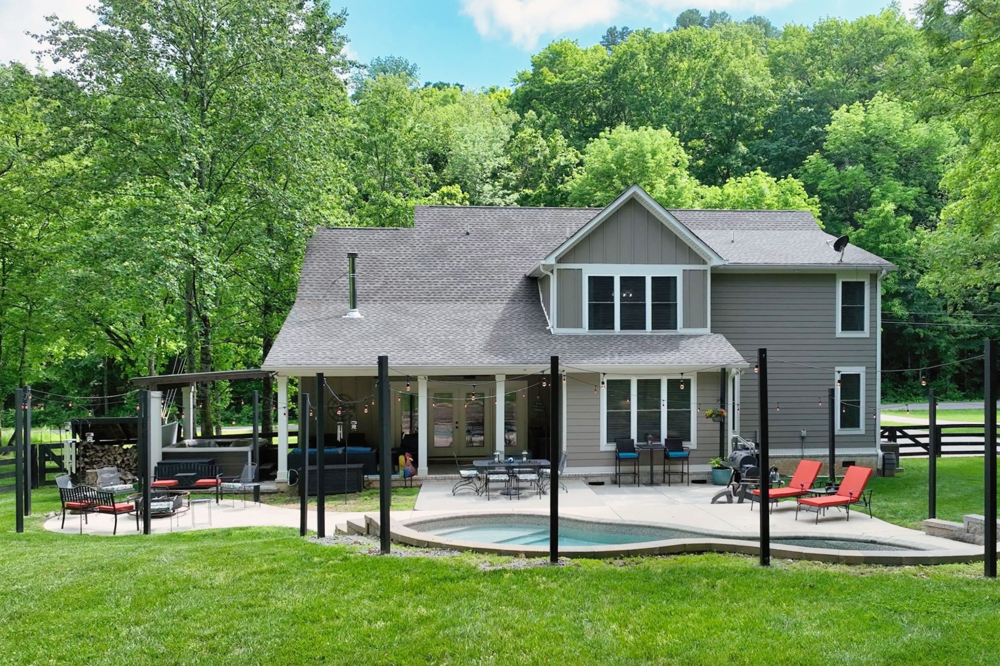 632 Weeping Willow Road Hendersonville, TN 37075 - Photo 36 of 42 a front view of a house with a yard