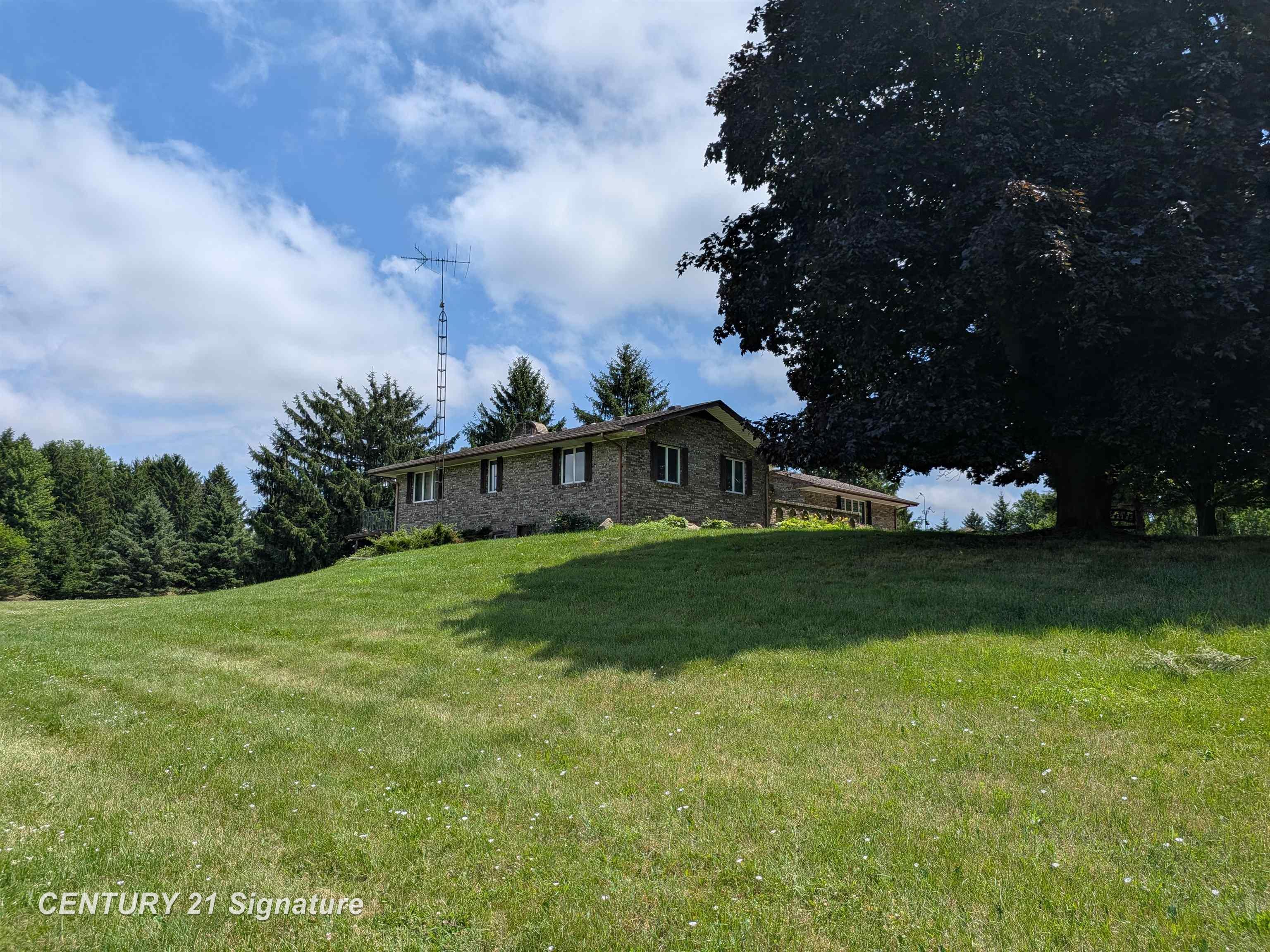 2995 Lyons Road Owosso, MI 48867 - Photo 2 of 2