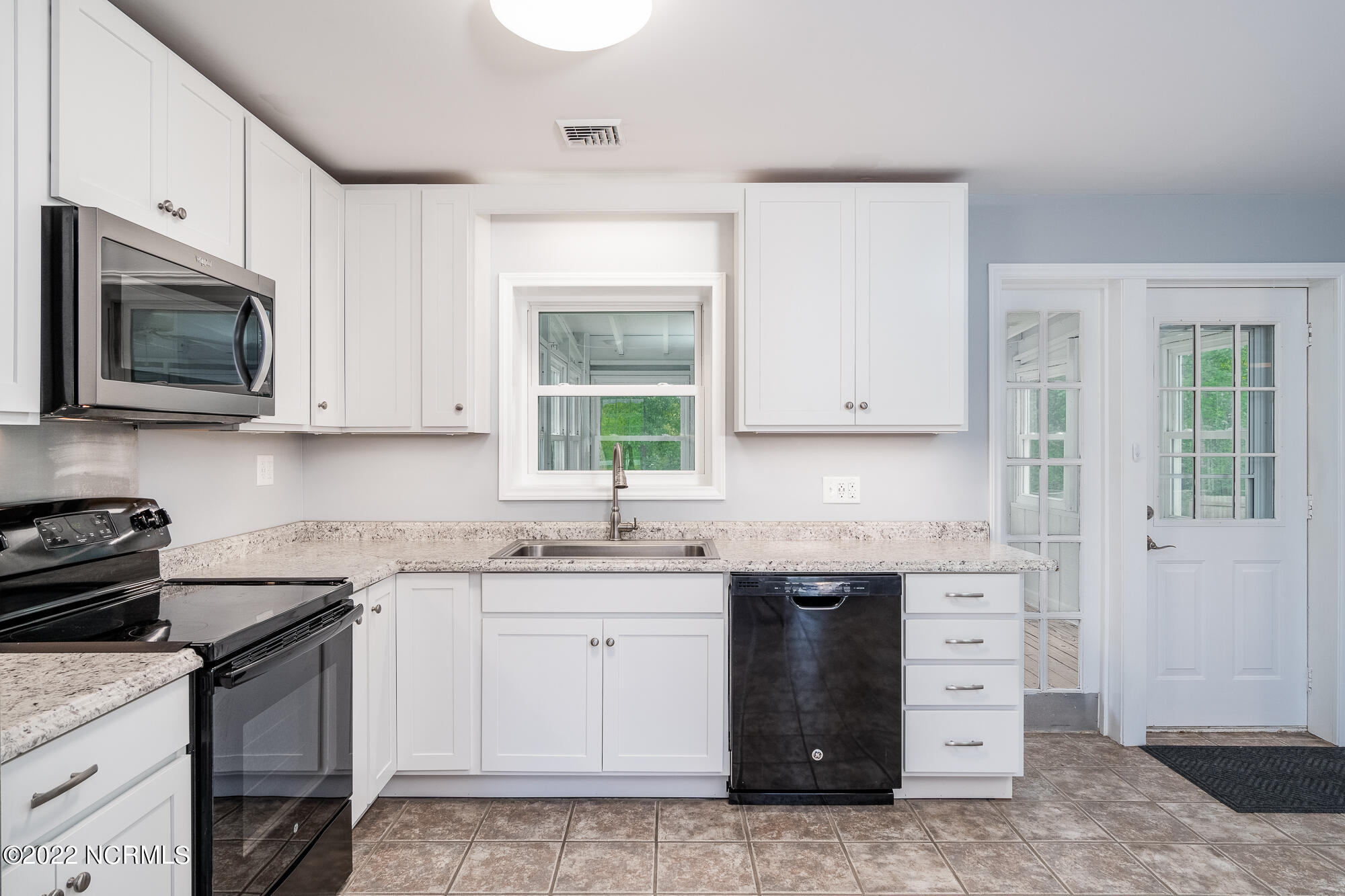 3105 Old Gate Road Morehead City, NC 28557 - Photo 10 of 35 Soft close cabinets & drawers & under cabinet lighting