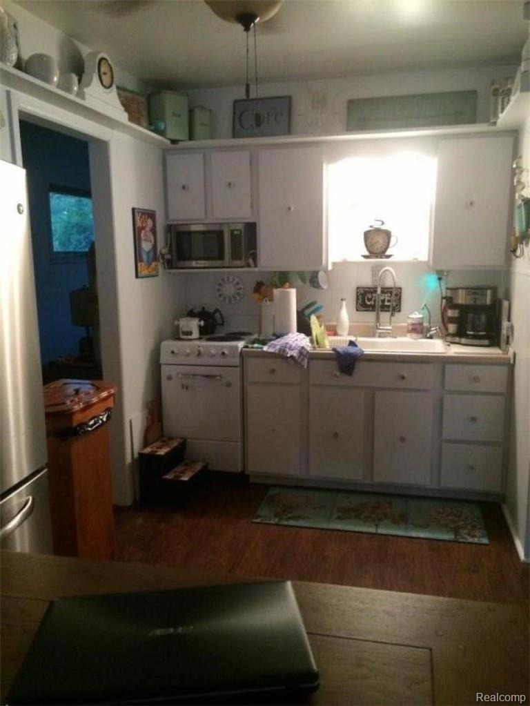 4231 Port Austin Road Caseville, MI 48725 - Photo 6 of 9 Kitchen Area