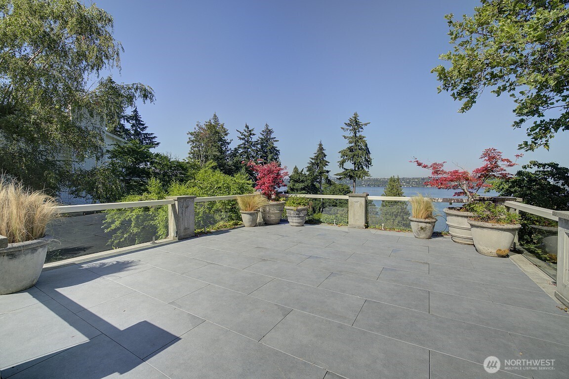 1645 Rambling Lane Medina, WA 98039 - Photo 12 of 40