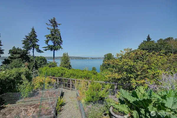 $15,000 | 1645 Rambling Lane, Medina, WA 98039