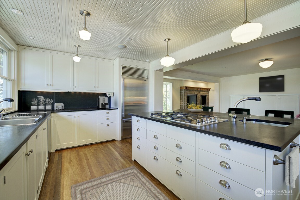 1645 Rambling Lane Medina, WA 98039 - Photo 18 of 40